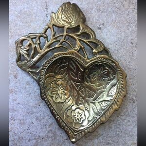 VINTAGE BRASS FLORALS & HEART SMALL TRINKET DISH